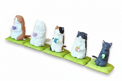 YELL Teatime Cat Figure