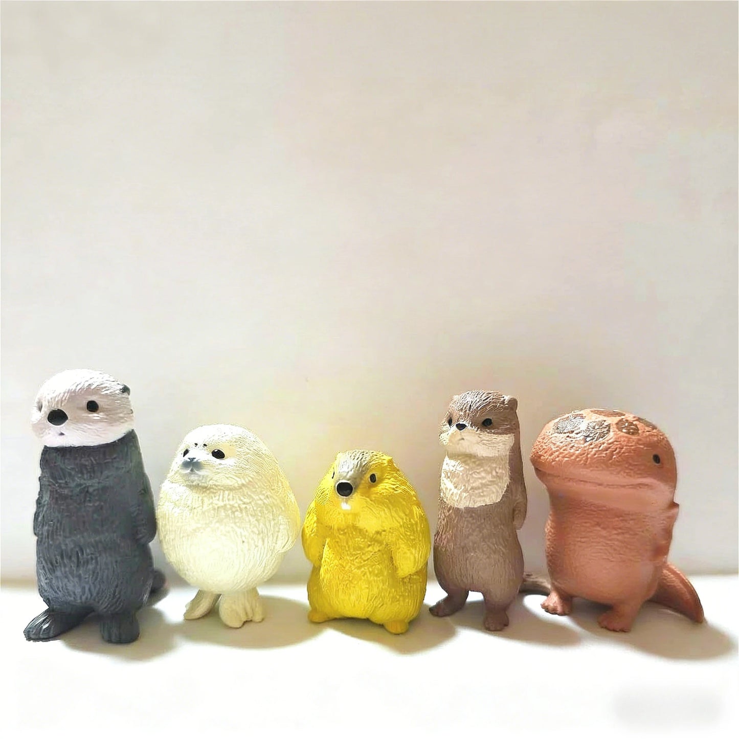 YELL KYOMU Part 5 Intensely Staring Animal Figurine